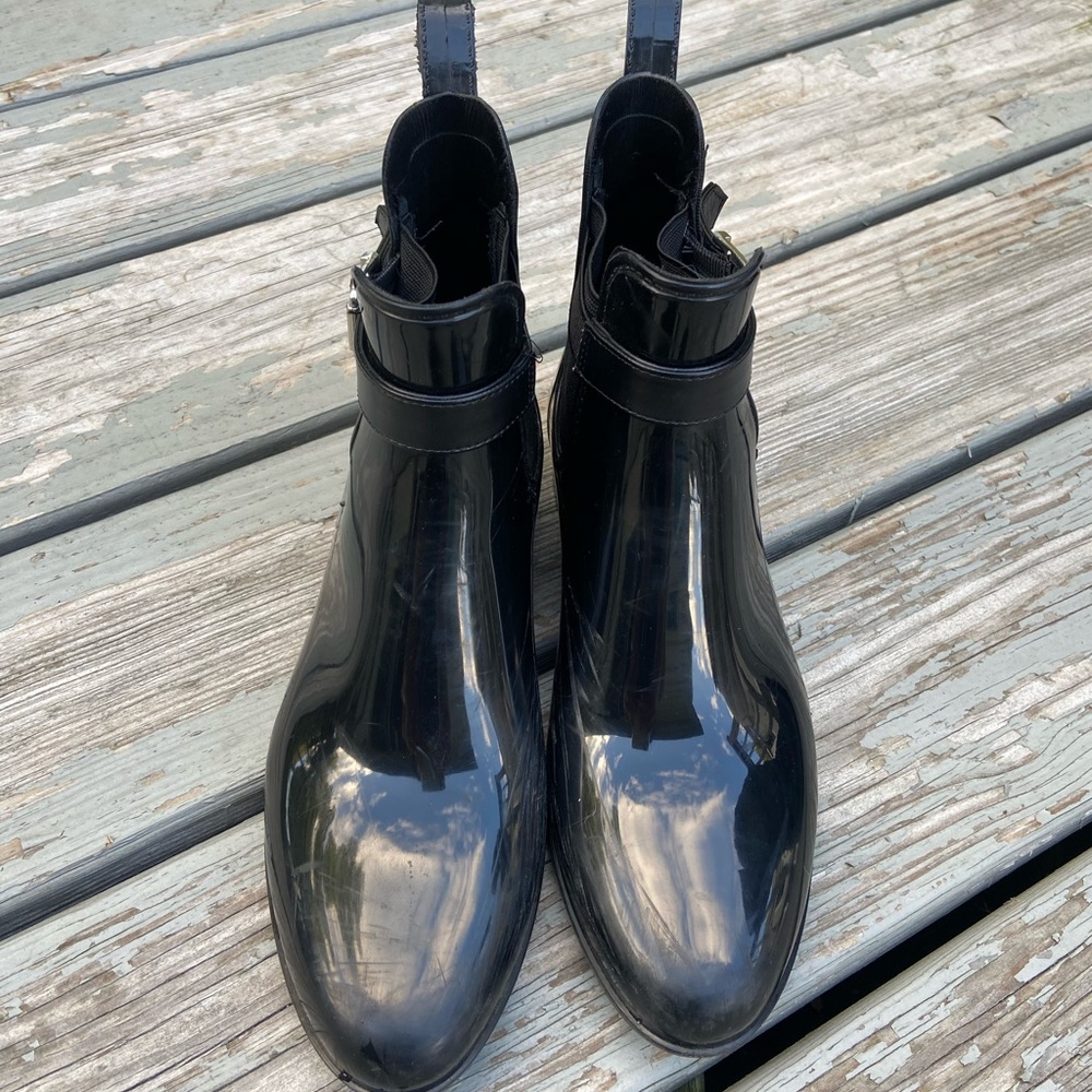 Size 8 Marc Fisher Black Rain boots